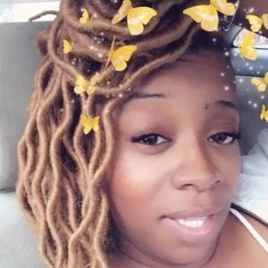 Meet your Posher, Kira